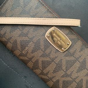 MK wallet